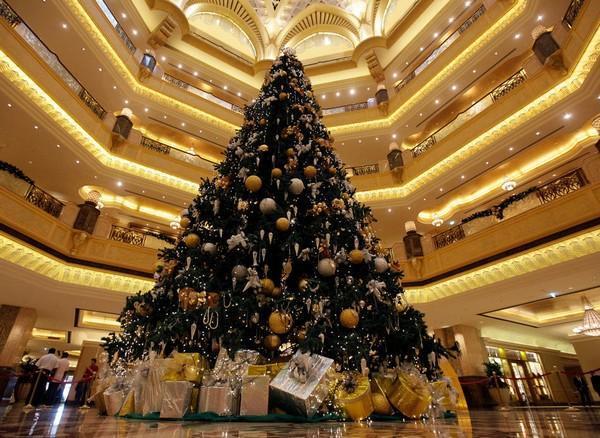 CORRECTION Emirates Christmas Tree